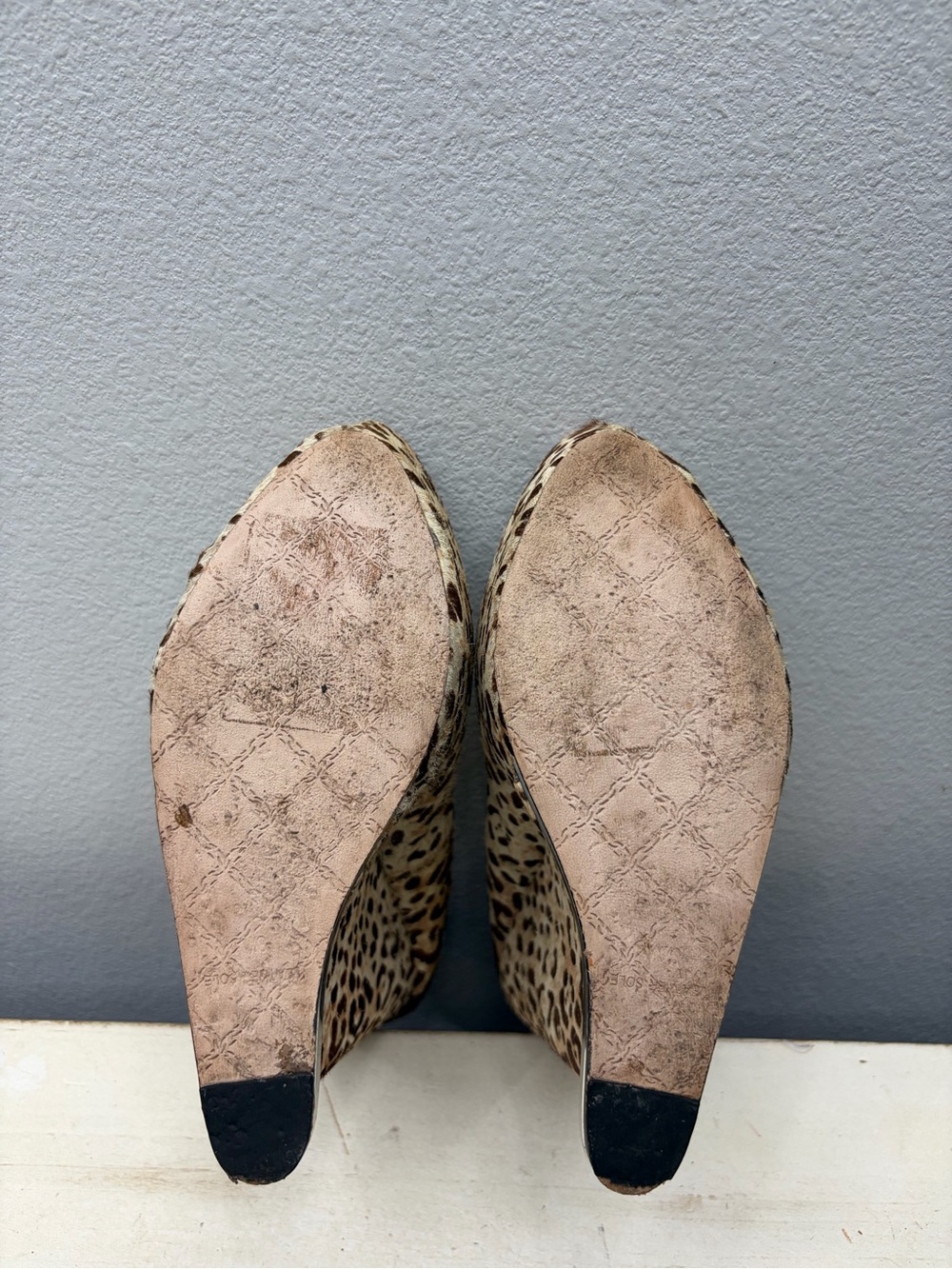 L.A.M.B. Dorothee Leopard Print Leather Wedge Heels Size 8.5 - Picture 7 of 8